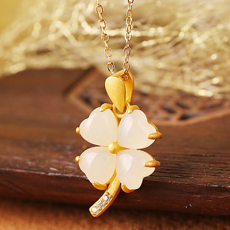 Vòng cổ mặt cỏ bốn lá đính đá ngọc bích thời trang