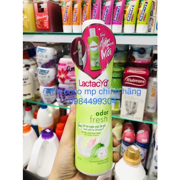 Dung dịch vệ sinh phụ nữ Lactacyd lá trầu không 250ml