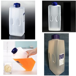 Bình nước nhựa 2 lít, bình nhựa đựng nước của Nhật, nhựa trong suốt. Đựng nước nóng hay lạnh. 11,9x8,6cm cao 26,8cm K705