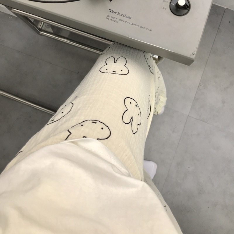 𝐚𝐬𝐡𝐞𝐱𝐢𝐧𝐜𝐡𝐚𝐨: Quần dài pyjama, quần dáng suông rộng hoạ tiết thỏ