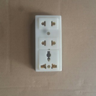 Ổ cắm 3 cửa đa năng t32 sopoka