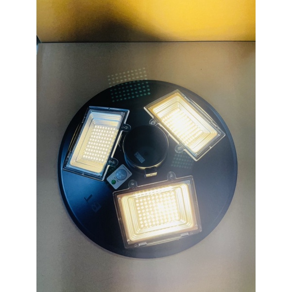 ĐÈN NĂNG LƯỢNG MẶT TRỜI UFO CÔNG SUẤT 300W ÁNH SÁNG TRẮNG VÀ ÁNH SÁNG VÀNG