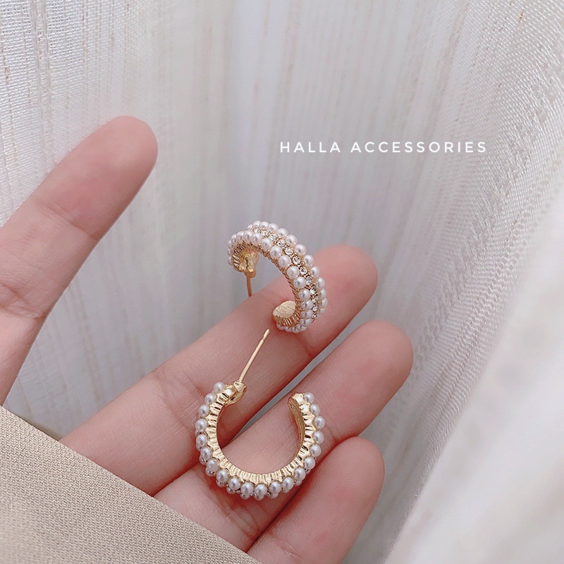 Khuyên tai chuôi bạc S925 đính hạt trai li ti vành hở HALLA BT143