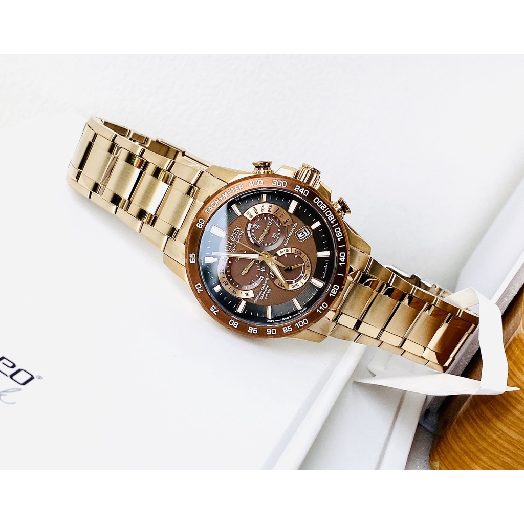ĐỒNG HỒ NAM CITIZEN ECO-DRIVE AT4106-52X SIZE 42MM NĂNG LƯỢNG ÁNH SÁNG, MẠ VÀNG, MẶT NÂU, KÍNH SAPPHIRE CHỐNG TRẦY