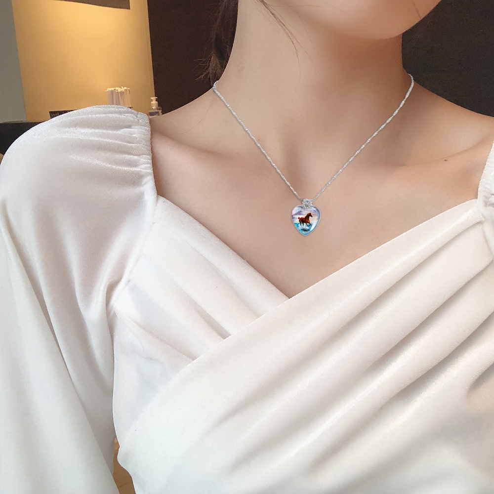 1 Pcs Temperament Fashion Jewellery Women Peach Heart Animal Pendant Necklace Horse Wolf Crystal