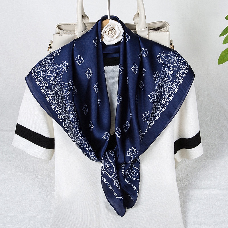 Mô tả Khăn bandana quấn làm áo Blackpink cao cấp 70 70x70cm: - Size chuẩn khăn lụa vuông 90x90 cm - Khăn lụa bandana hàn