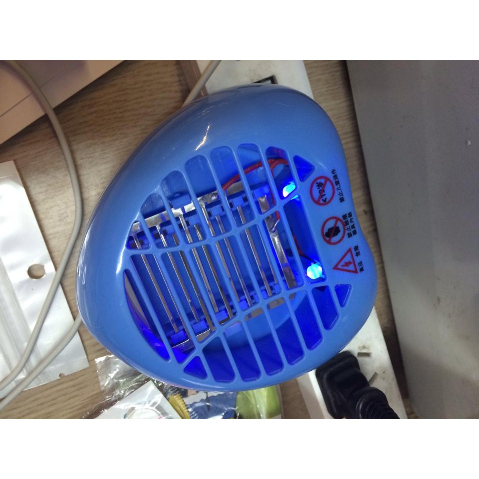 Đèn bắt muỗi mini - siêu an toàn - siêu nhỏ gọn
