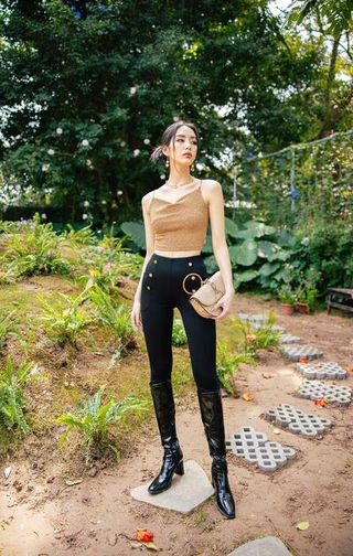 Quần legging đính khuy