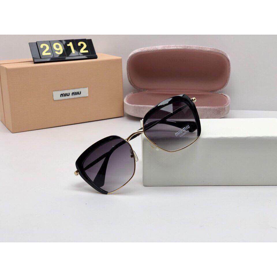 Đơn Ánh Phan,Shop Lê Trang chuyên sỉ và lẻ tất cả các mặt hàng thời trang nam nữ và Bé second hand đẹp, độc, lạ.