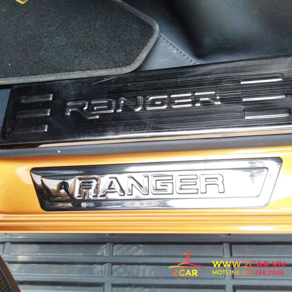 Bộ Ốp Bậc Cửa, Trong Ngoài Xe Ford Ranger 2016-2019, chất liệu Titan