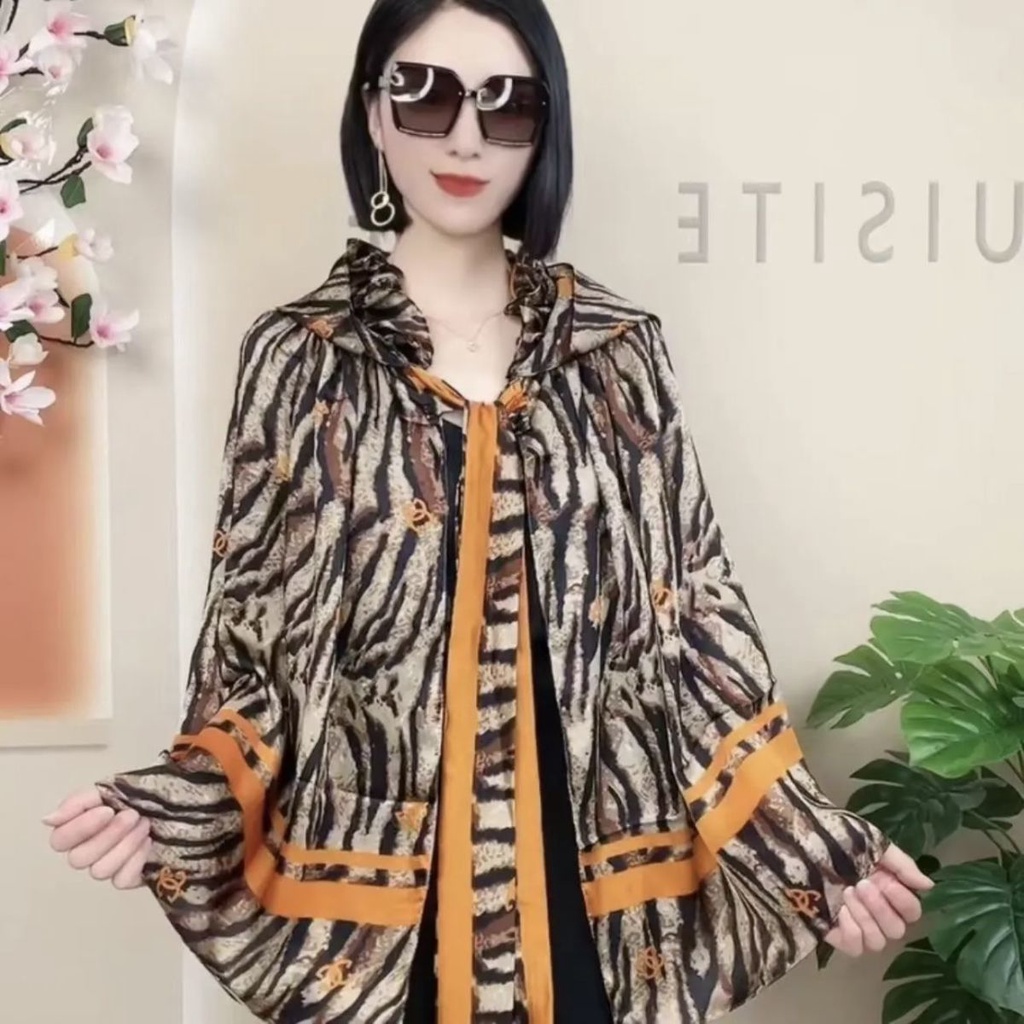 Áo Choàng Chống Nắng Có Mũ Trùm Đầu Bằng Lụa Satin Đính Ngọc Trai Giả Thời Trang