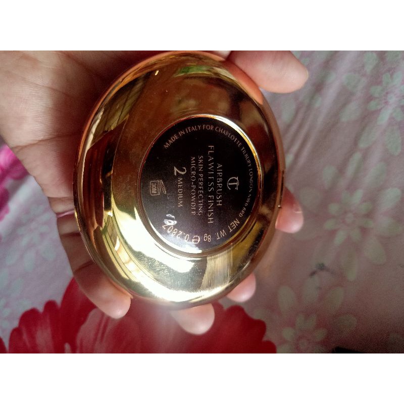 Phấn nén charlotte tilbury siêu kiêm dầu,bền tông cả ngày,che khít lỗ chân lông