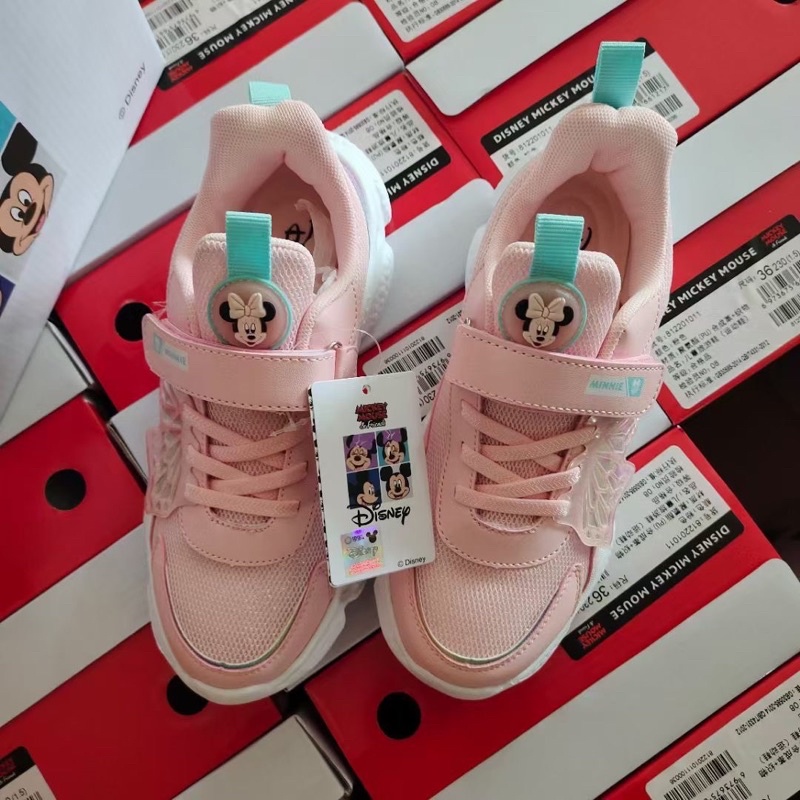 Giày thể thao cho bé gái