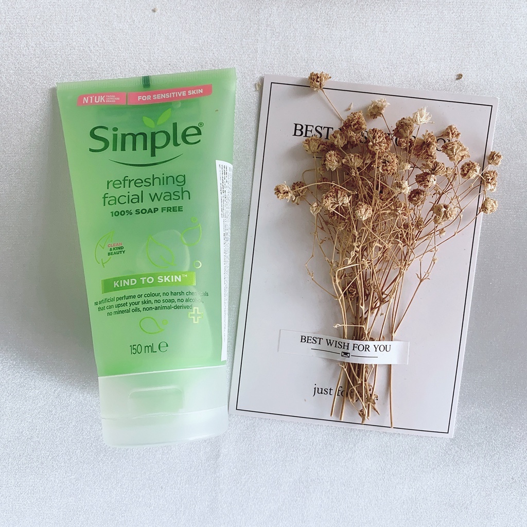 Sữa Rửa Mặt Simple Gel Kind To Skin Refreshing Facial Wash Gel 150ml