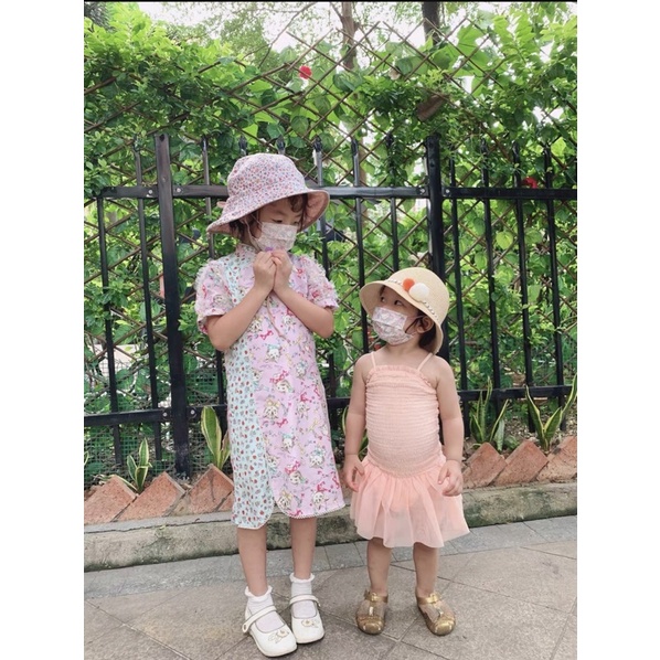 HỘP 50 CÁI Khẩu trang công chúa Elsa, Kitty, thỏ stella Lou cho bé gái
