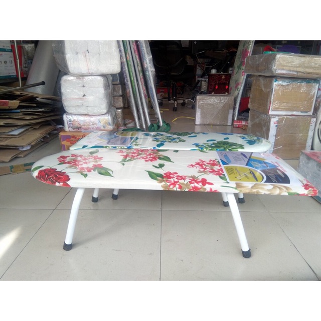 Bàn để ủi quần áo dạng ngồi. (Họa tiết có thể khác hình tùy từng đợt) | BigBuy360 - bigbuy360.vn