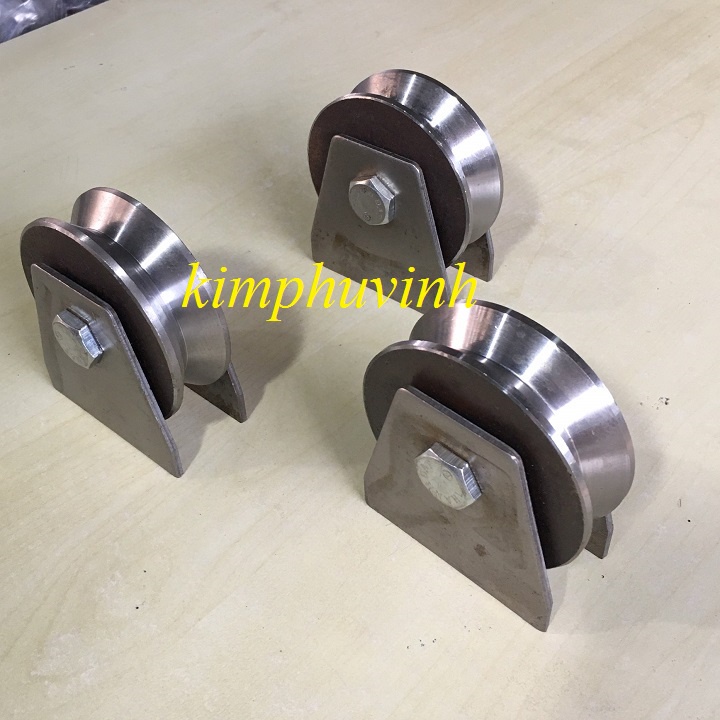 01 CÁI - 80mm BÁNH XE SẮT - BÁNH XE CỬA TRƯỢT - BÁNH XE RÃNH V