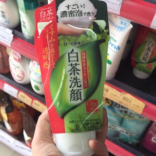 Sữa rửa mặt trà xanh rohto ngừa mụn