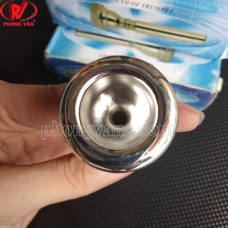 Búp đầu thổi kèn trumpet