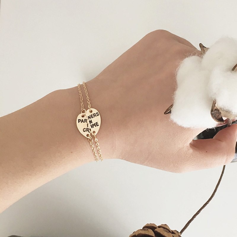 Cặp vòng tay hợp kim mặt hình nửa trái tim khắc chữ duyên dáng
