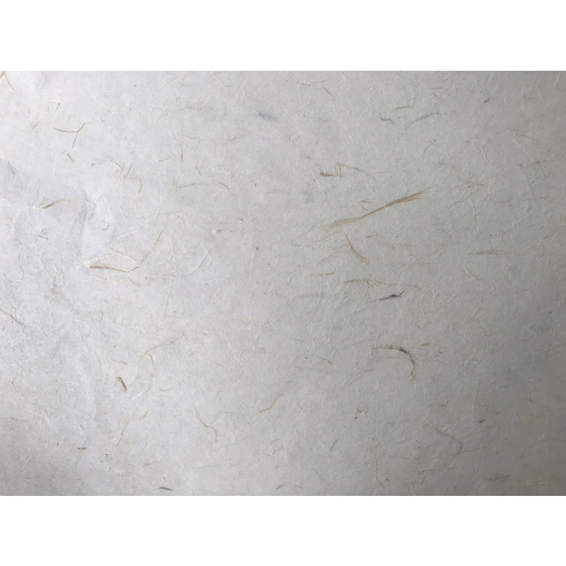 Giấy Dó Vân làm đèn hoặc viết thư pháp khổ 60x80cm với những sợi giấy thả trên bề mặt rất đẹp