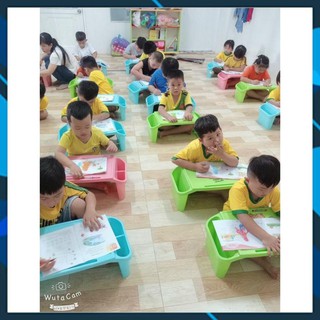 ( HÀNG SẴN )  Bàn nhựa ngồi bệt cho bé mầm non ngồi chắc chắn