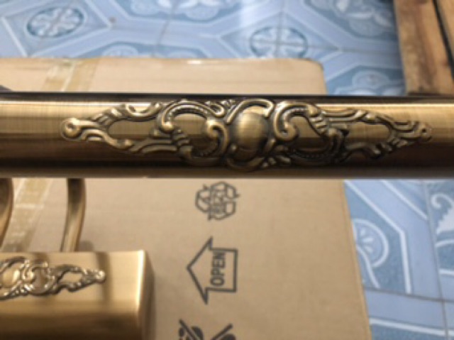 Đèn Đồng Soi Tranh