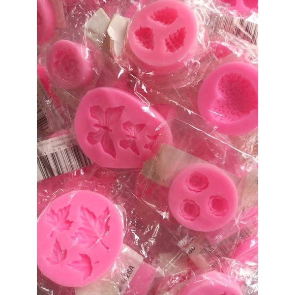 Khuôn silicon hình trái dâu