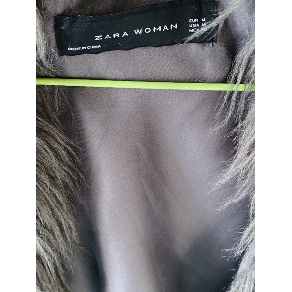Thanh lý áo lông gile Zara Auth size M.