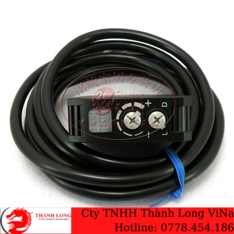 Cảm biến OMRON E3JK-RR12-C 2M