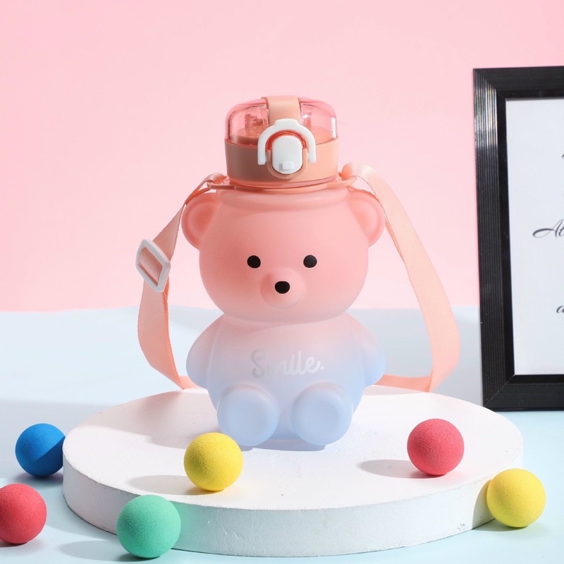Bình gấu Cute 800ml ❤️FREESHIP❤️Bình nước gấu smile có dây đeo siêu đáng yêu kute (sỉ hot)