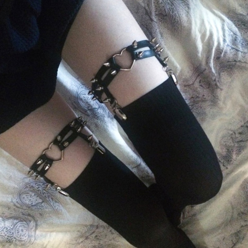 Kẹp tất dạng đai bằng da nhân tạo phối đinh tán hình trái tim kiểu gothic punk có thể điều chỉnh chống trượt cho nữ