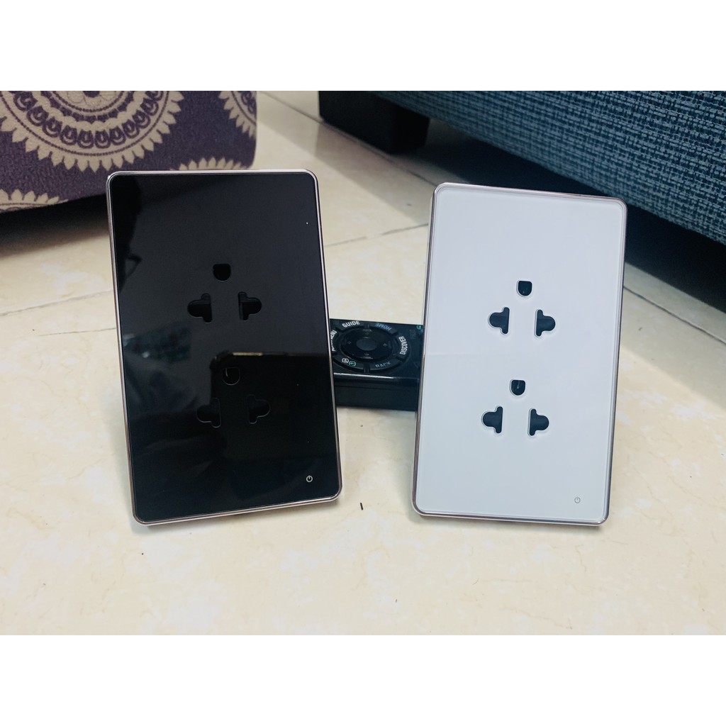 Ổ cắm thông minh TUYA wifi viền  kim loại nguyên khối bật tắt thiết bị thiết bị từ xa