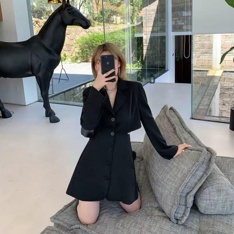 Váy liền thân dáng vest khoét eo phong cách cá tính