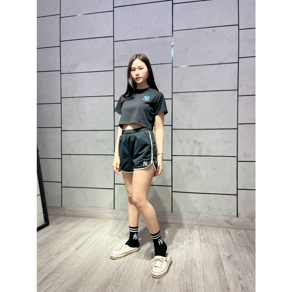 (HÀNG XUẤT XỊN) Áo thun 3 màu: Đen, Hồng, Xanh 1872 M//L//B CROPTOP Made in V//N full-tag-code  SIZE S M