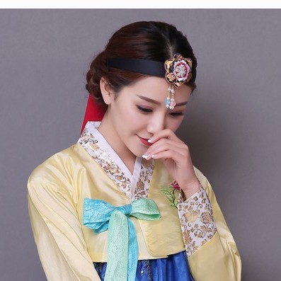 Bờm/trâm tóc, dây cài và tùng mặc cùng Hanbok. Hanbok accessories.