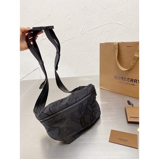Túi đeo chéo Burberry- cao cấp Au nhập khẩu new fullbox