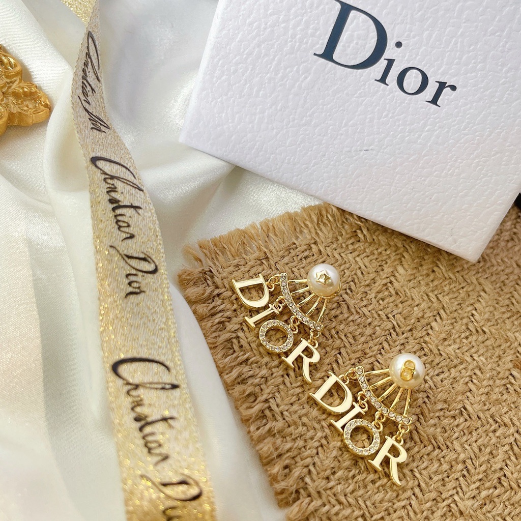Khuyên Tai Nữ Dior Đính Ngọc Trai Thời Trang Thanh Lịch