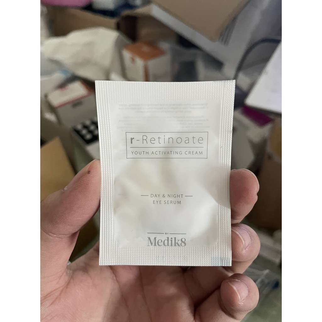 Tinh chất chống lão hoá mờ nhăn siêu tốc cho mắt Medik8 r-retinoat day & night eye serum