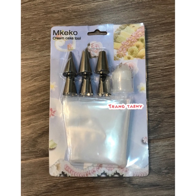 Bộ đui 6 chiếc kèm chốt + 5 túi bắt kem nilong