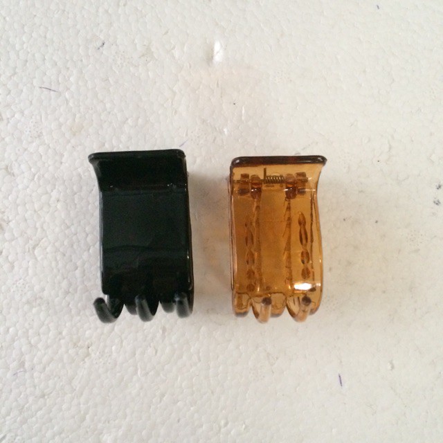 Sỉ 12 chiếc kẹp 5 răng 2 màu  37k