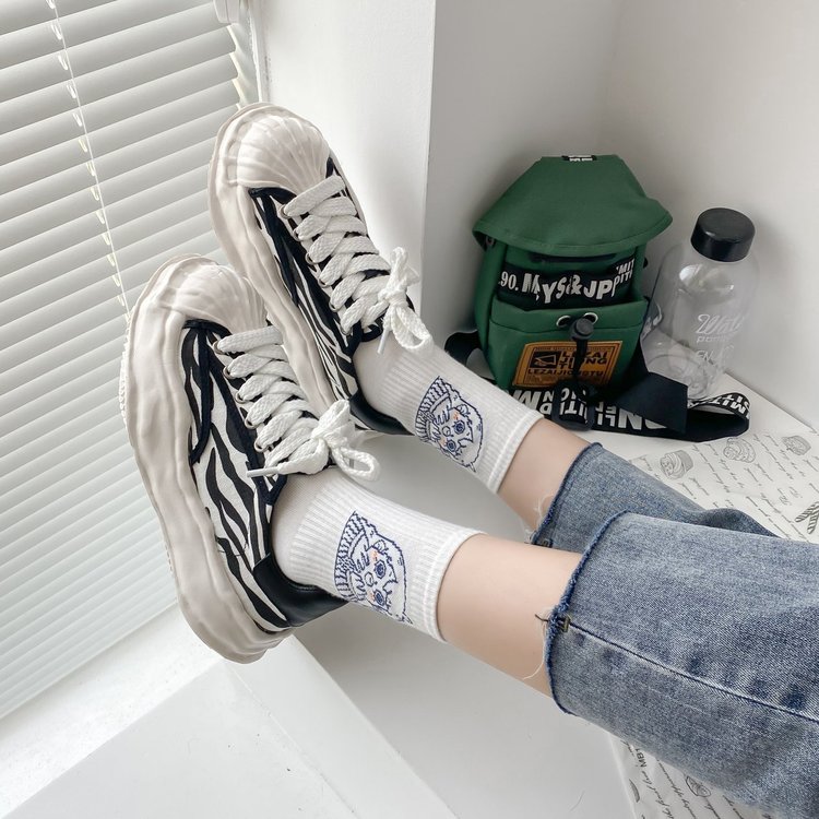 Fashionable Round Head Cross Strap Low Heel Comfortable Canvas Shoes for Women