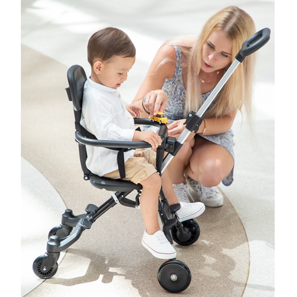 Xe đẩy gấp gọn 2 chiều cho bé có đệm lót thông minh Xe nôi đẩy bé siêu nhẹ tiện lợi đi du lịch an toàn cho trẻ DC034