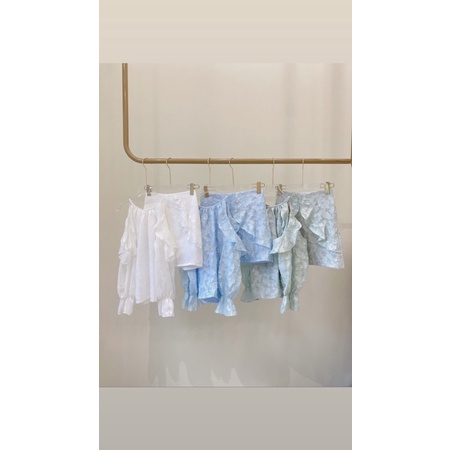 Chân váy bèo-Hết áo