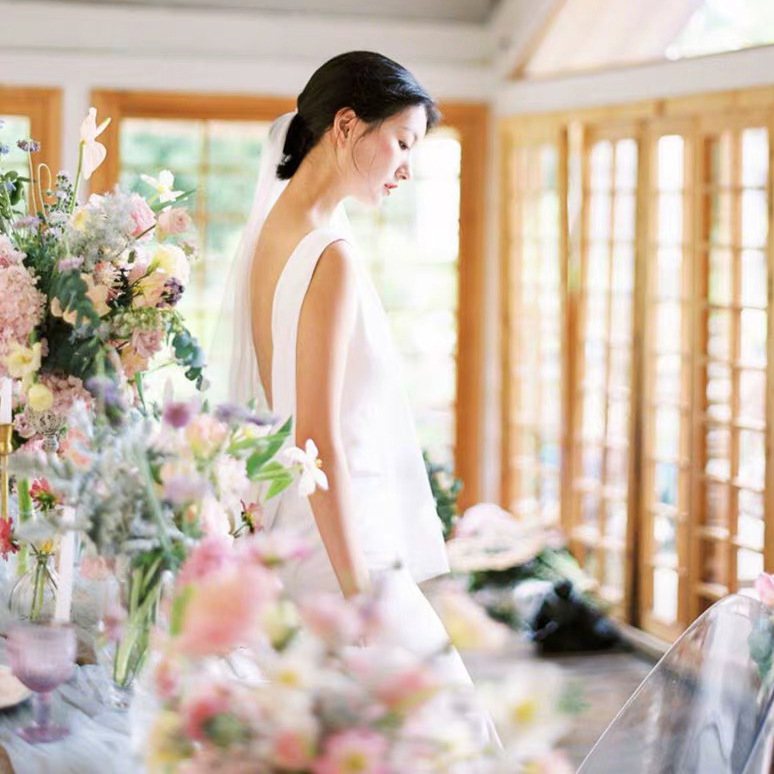 Đầm Cưới Cô Dâu Chất Liệu Vải Satin Sang Trọng
