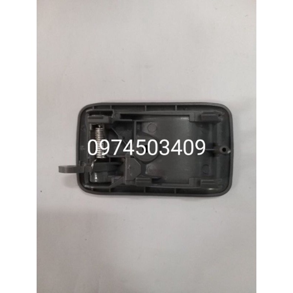 Tay mở cửa trong ô tô Toyota Zace