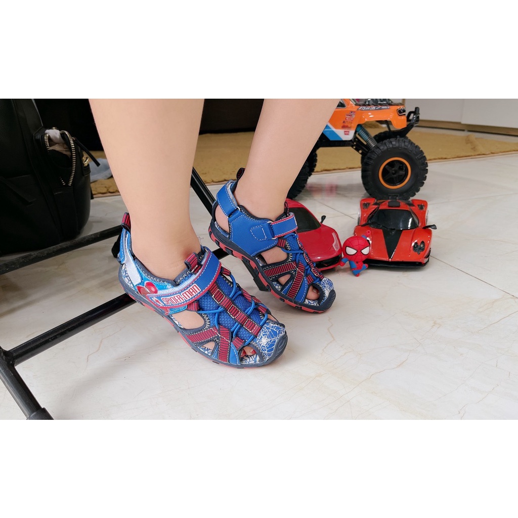 Giày sandal bé trai Spiderman người nhện màu xanh phối đỏ đế lót cực êm, thoáng khí, chống trơn trượt