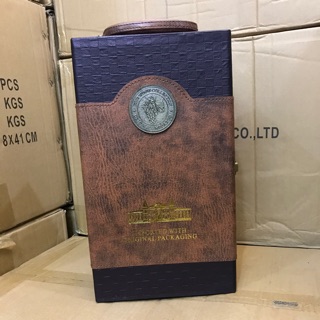 Hộp da đôi đựng chai rượu cao cấp có logo ( đôi nâu logo )