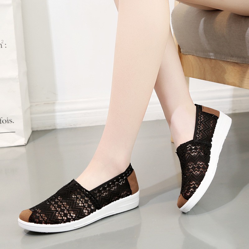 Old Beijing Cloth Shoes Women's Flat Mesh Hollow Fisherman Shoes Summer New Sandals Female Tennis Shoes Slip-on Mom Shoe