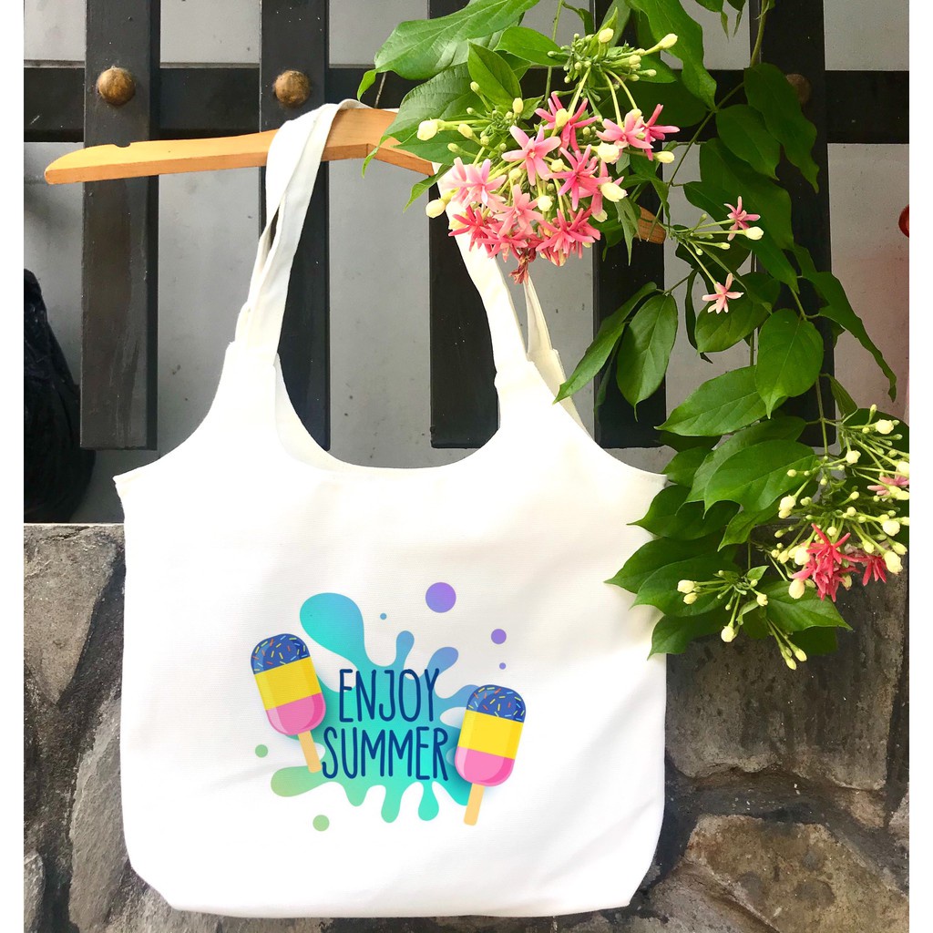 TOTE CANVAS SUMMER FORM TRÒN TÚI VẢI ĐEO VAI BAG NÚT BẤM SIZE LỚN AOMIVN DU LỊCH DẠO PHỐ CÁ TÍNH